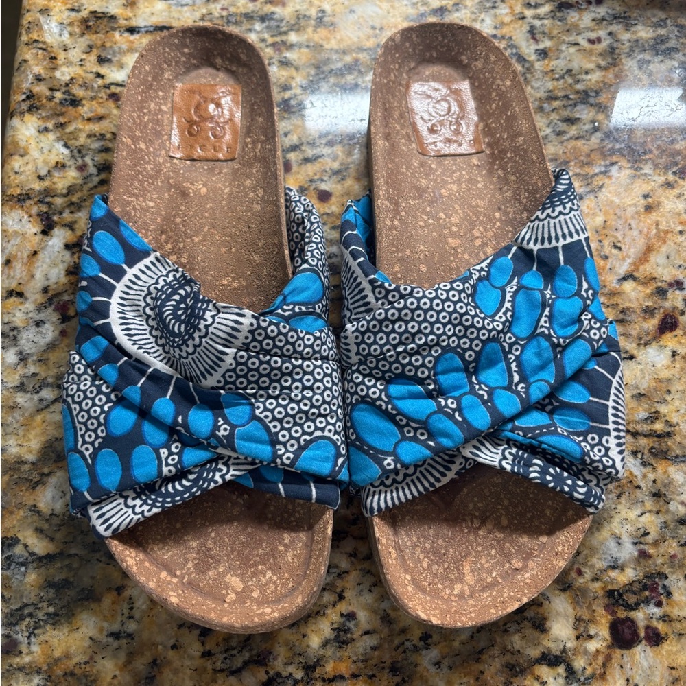 FIGUE SLIDES SUKI SANDALS AMERICAN
MOON FLORAL